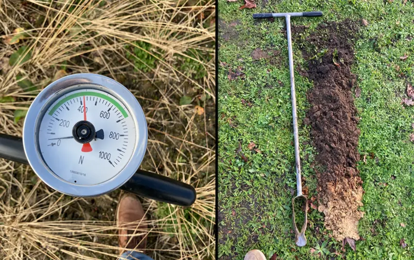 Meter voor indringingsweerstand en grondboor met uitgehaald bodemmonster in gras
